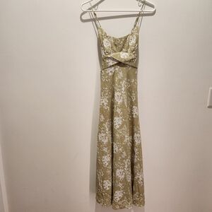 Petal + Pup Floral Midi Dress in Green With White Flowers- Size 4-Tie Back